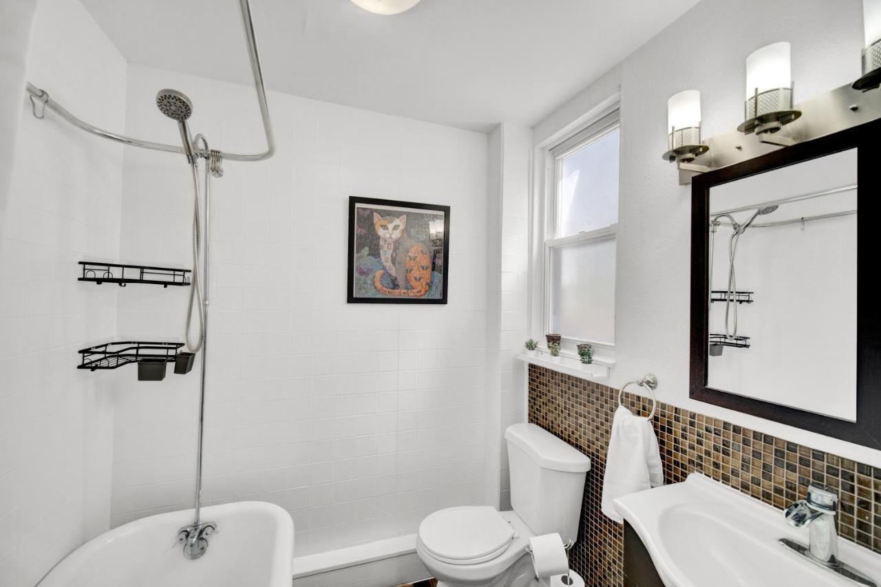 Logan Square Coach House Hotel Chicago Exterior photo
